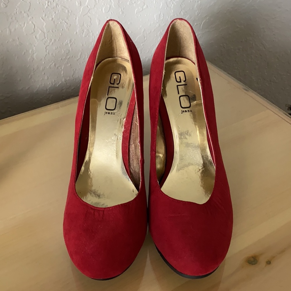 Heels - Picture 2 of 3